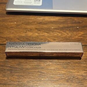 Natasha Denona Hy-Glam Concealer in Y4